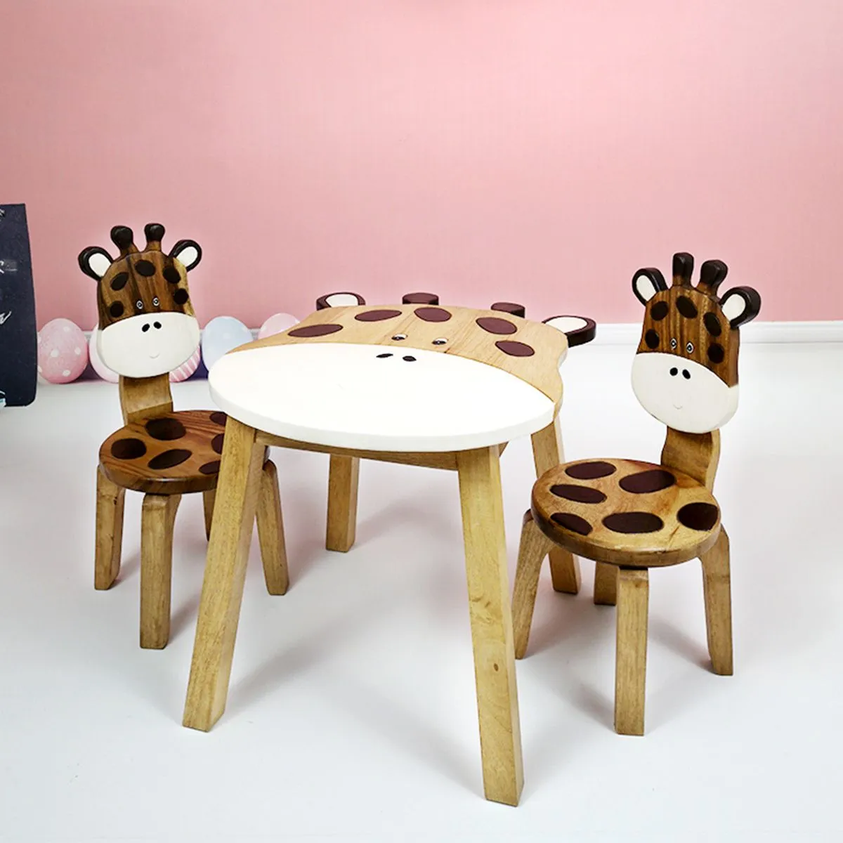 Children’s wooden table Gerry the Giraffe theme