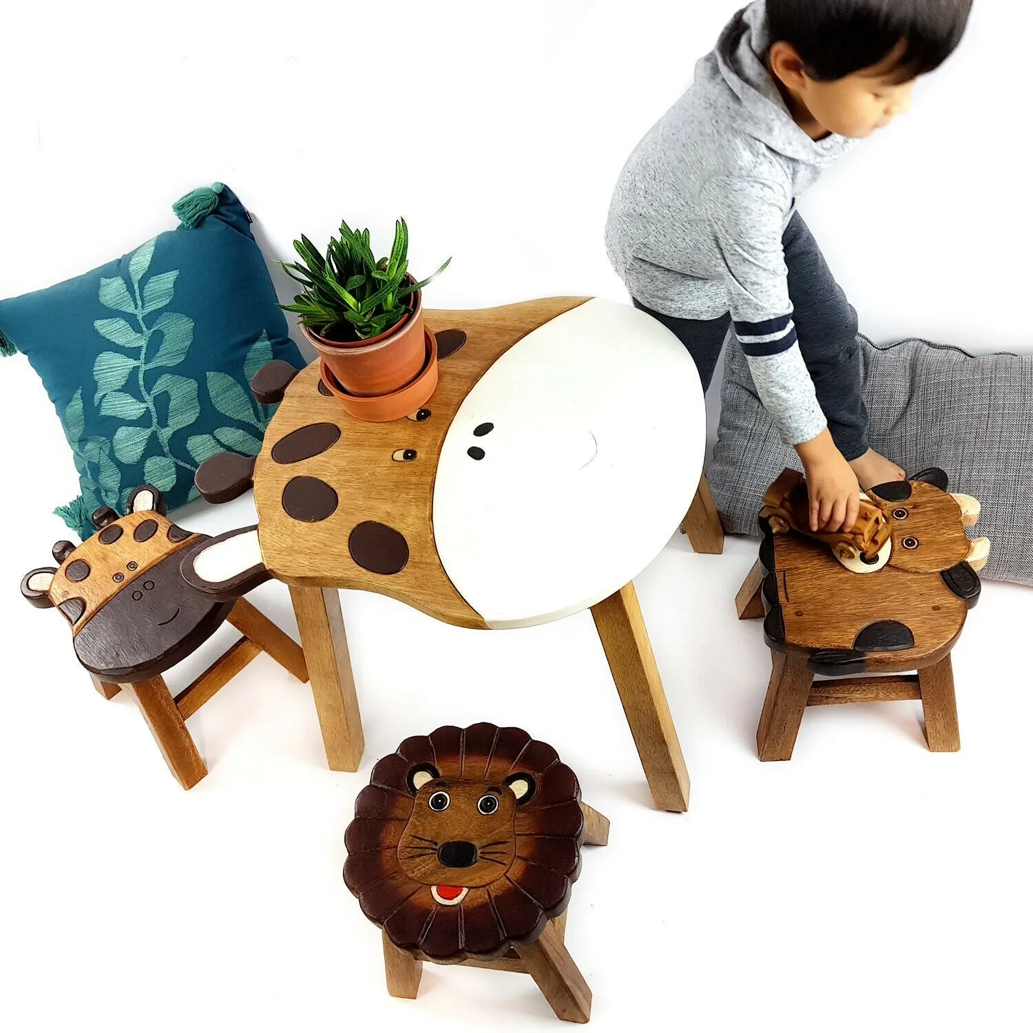 Children’s wooden table Gerry the Giraffe theme