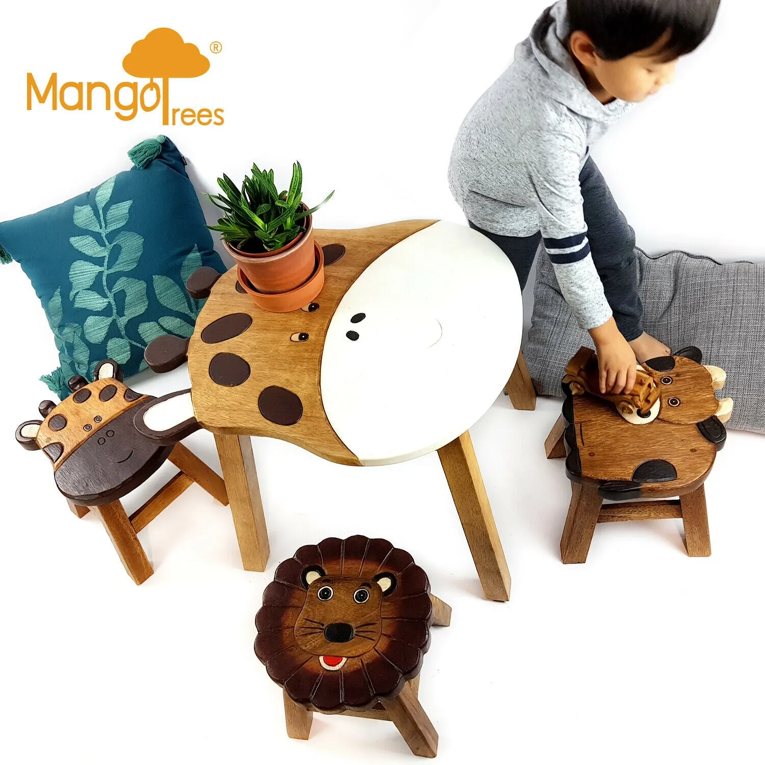 Children’s wooden table : Giraffe themed