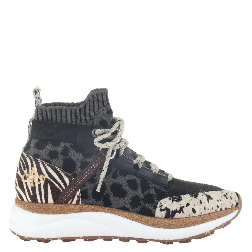 HYBRID in ANIMAL PRINT High Top Sneakers