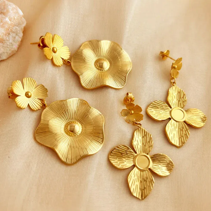 Reriti Sweet Double Flower Earrings - Gold